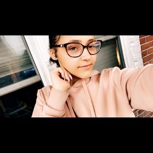 Meet your Posher, Briana